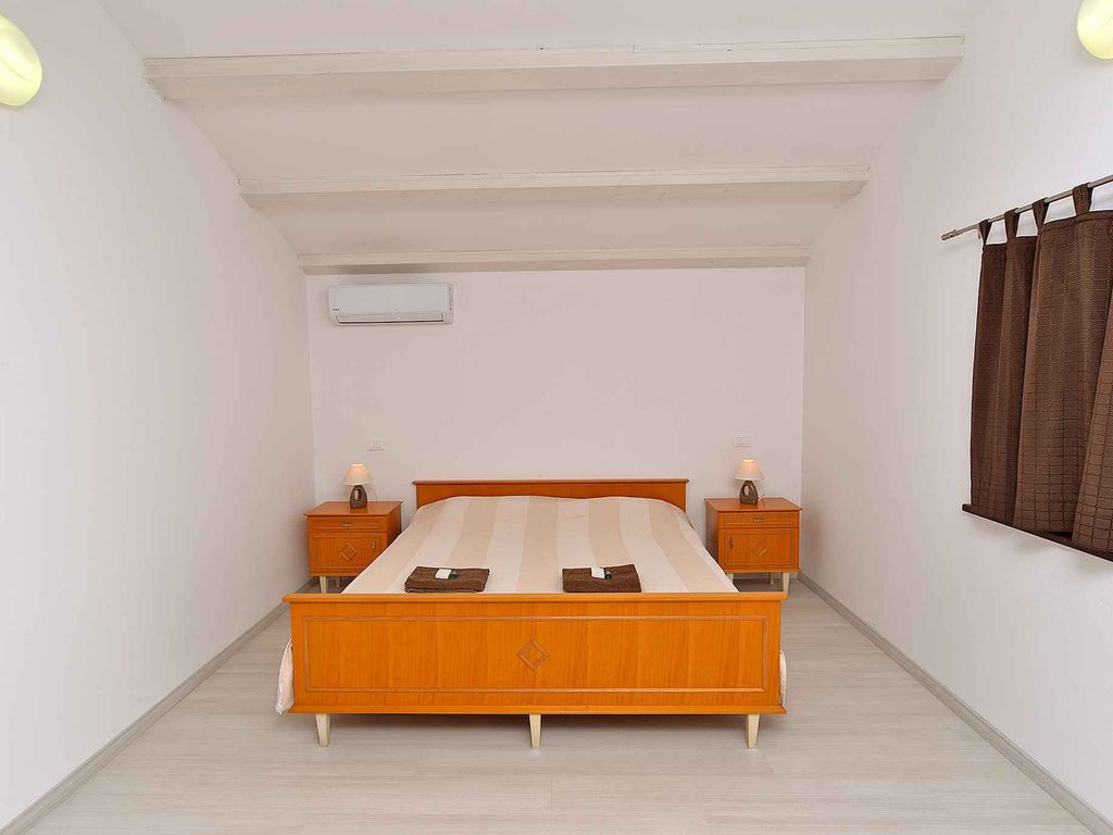 Ferienhaus mit Pool und Klimaanlage