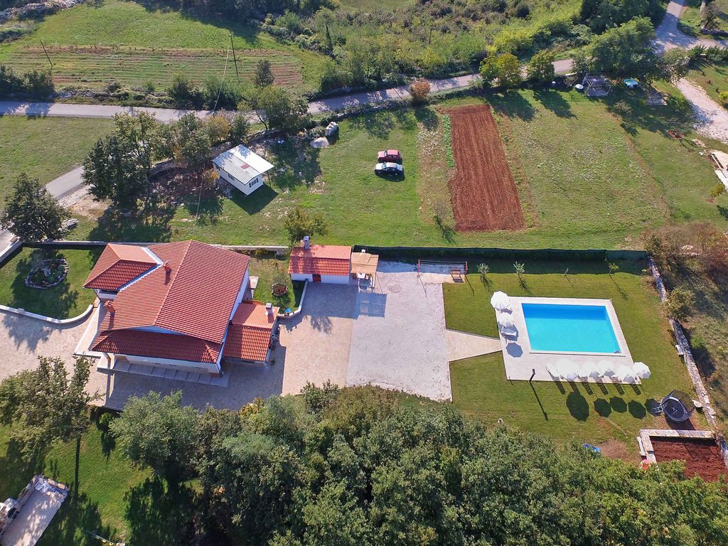 Ferienwohnung mit Pool und Klimaanlage
