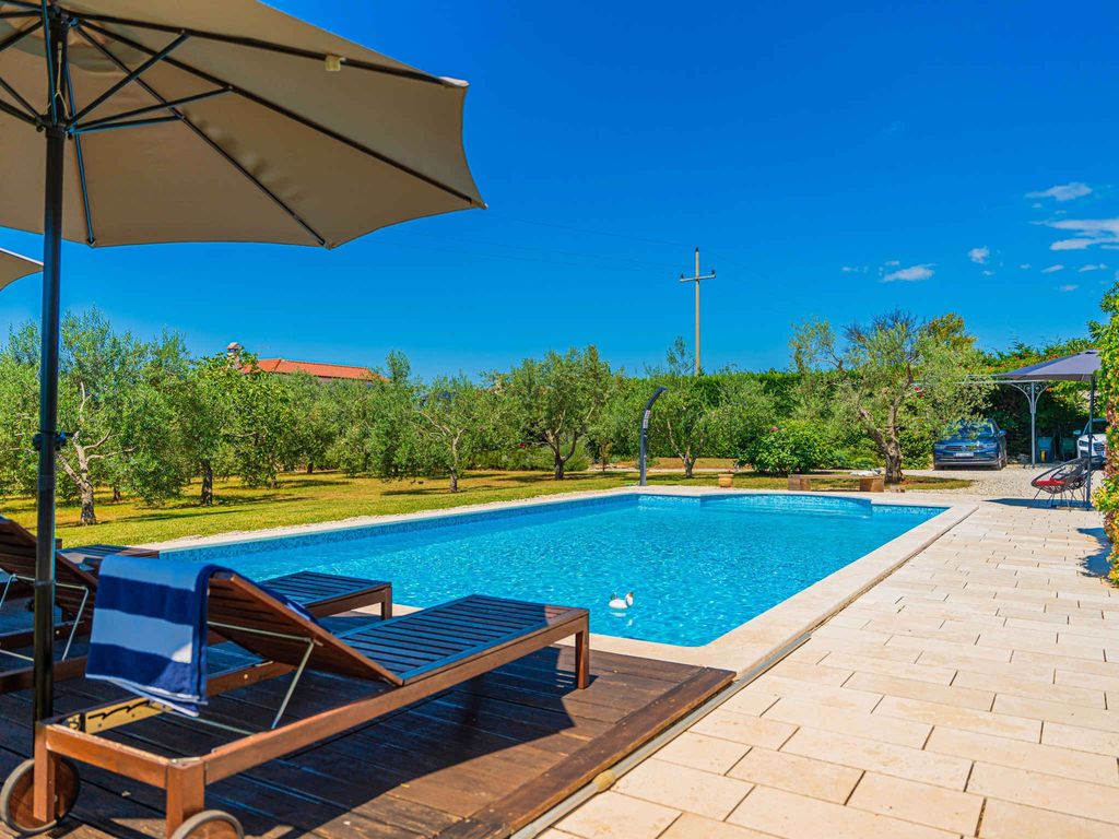 Villa mit Pool und Sauna