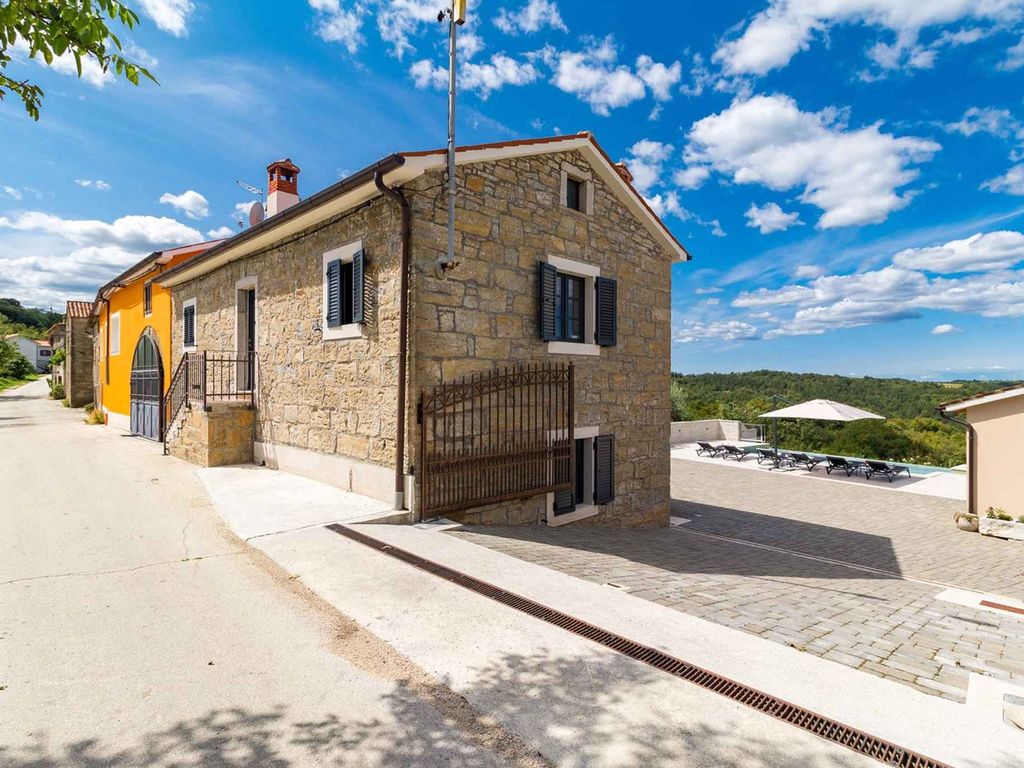 FerienHaus mit geheiztem Pool