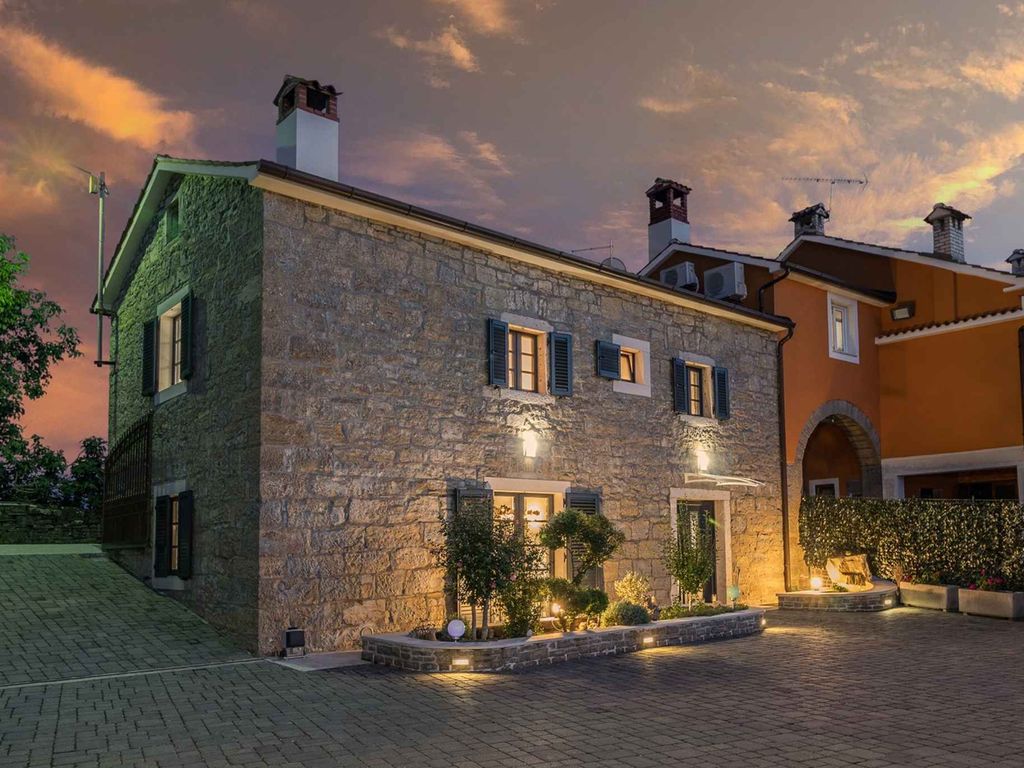 FerienHaus mit geheiztem Pool