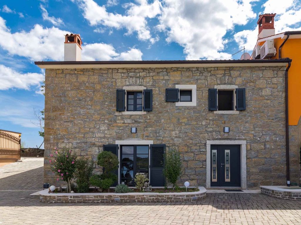 FerienHaus mit geheiztem Pool