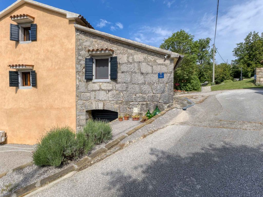 FerienHaus mit Klimaanlage und Außenpool