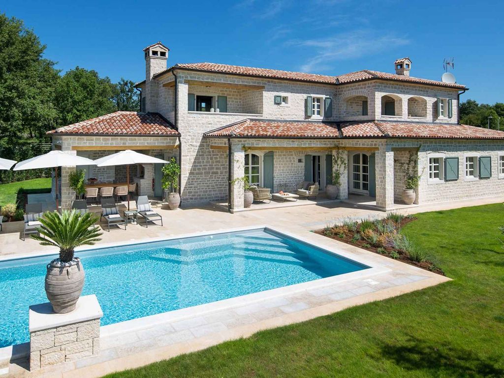 Villa mit Pool