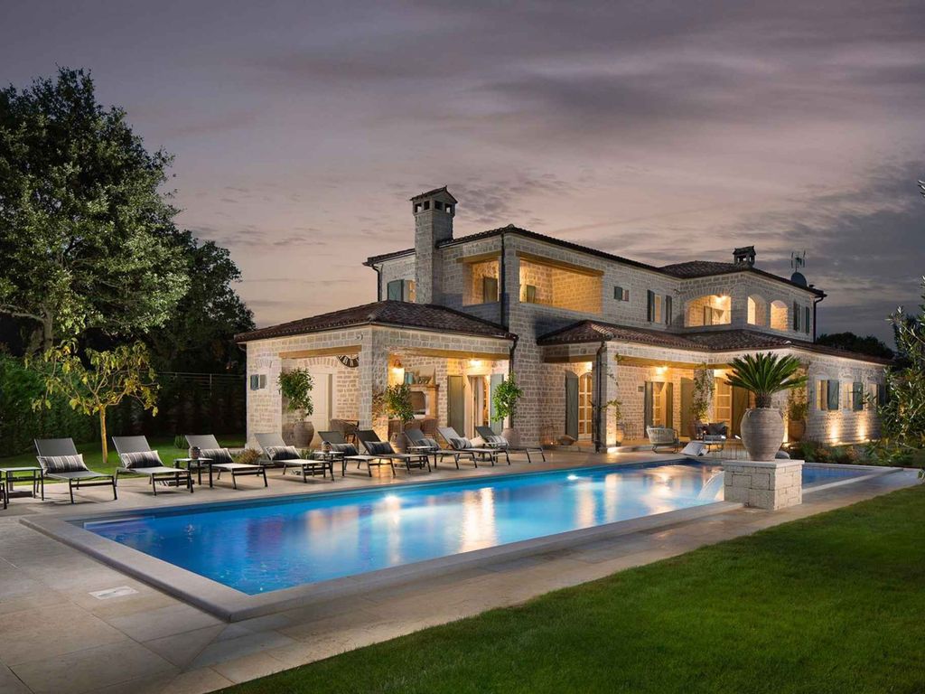 Villa mit Pool