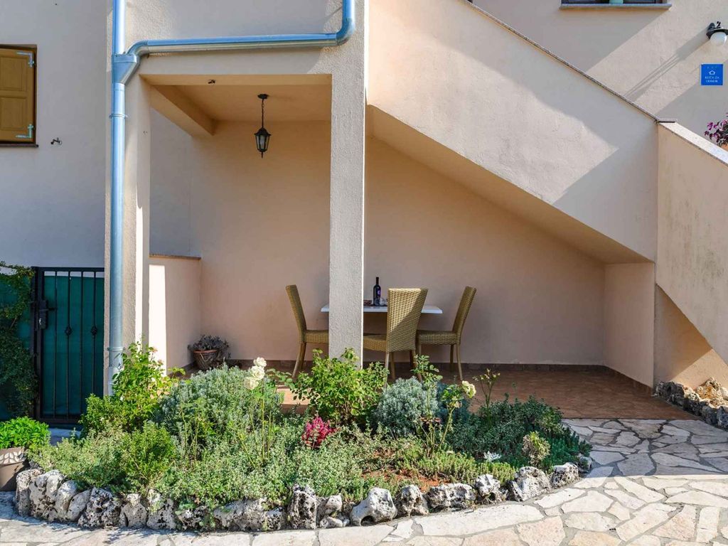Ferienwohnung mit Klimaanlage und Pool