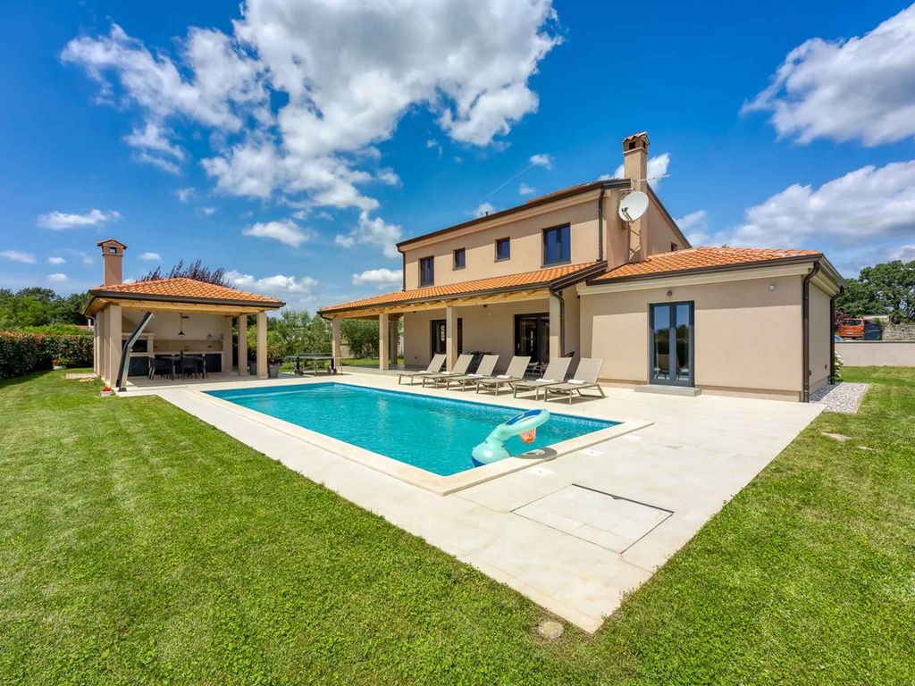 Villa mit Pool, Klimaanlage