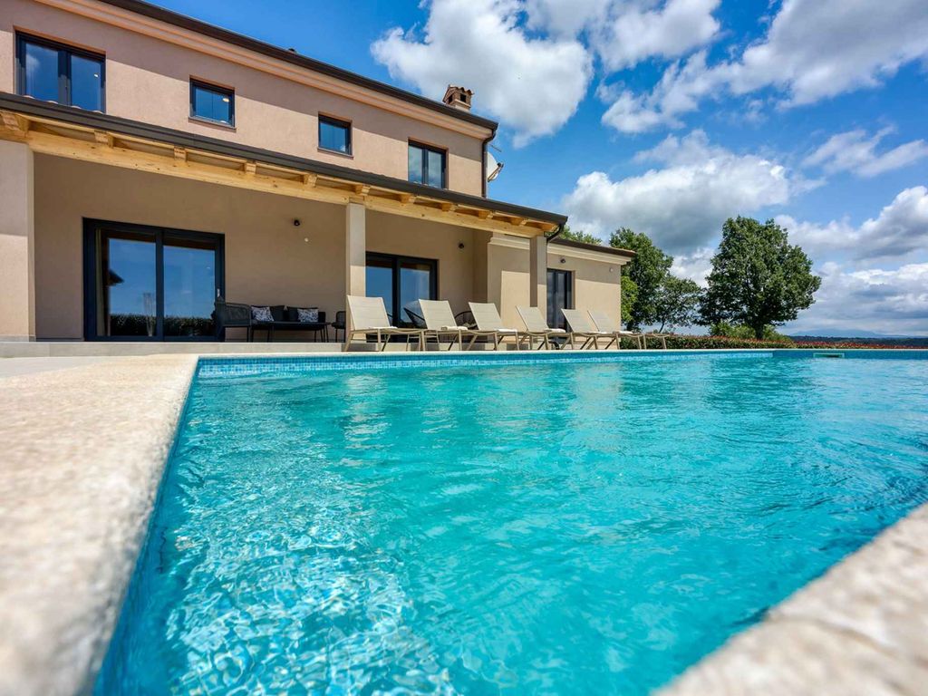 Villa mit Pool, Klimaanlage