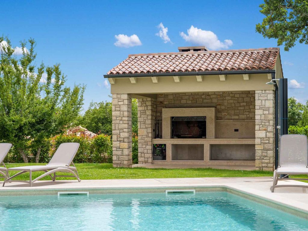 Villa mit Pool, Klimaanlage