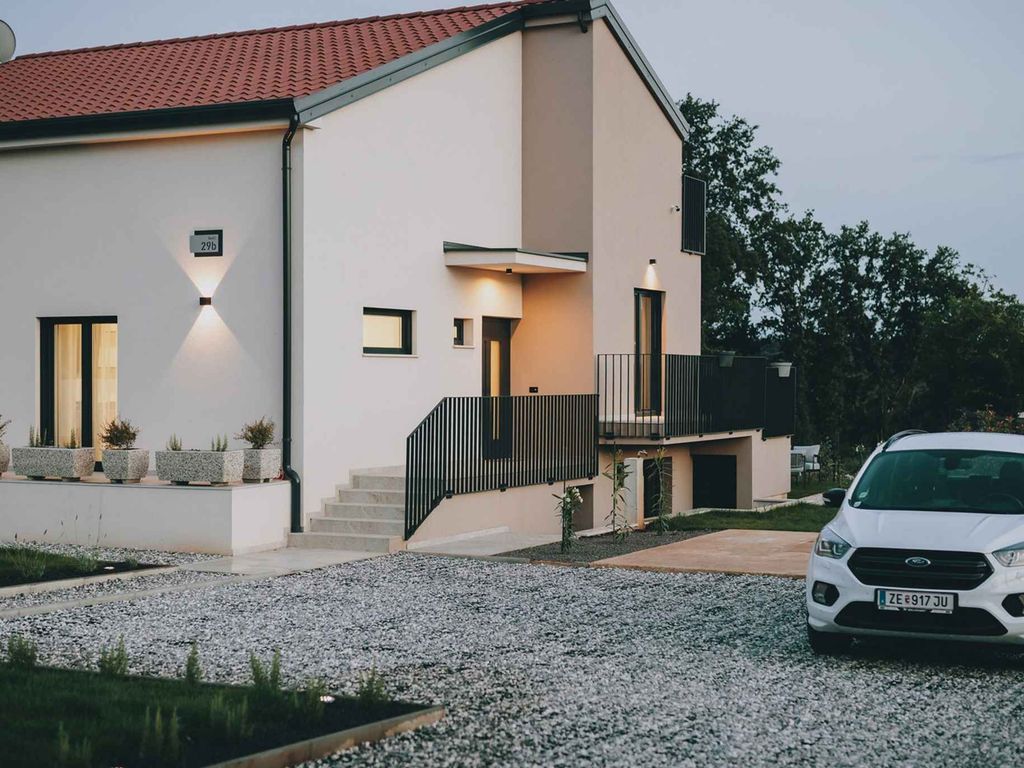 Villa mit Pool, Klimaanlage