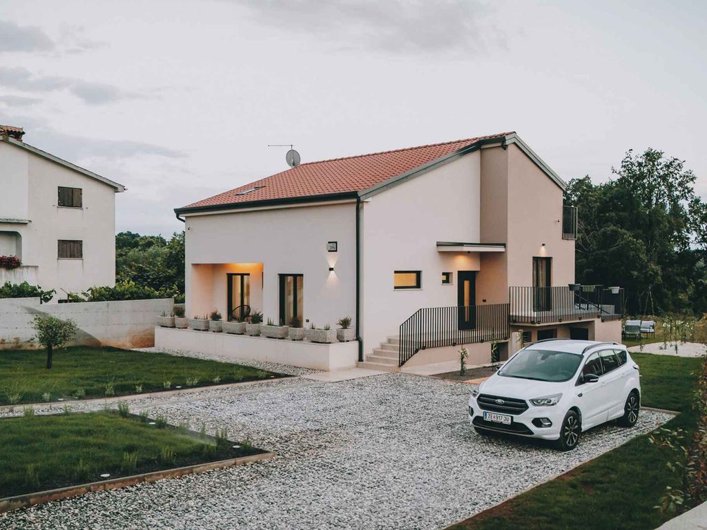 Villa mit Pool, Klimaanlage