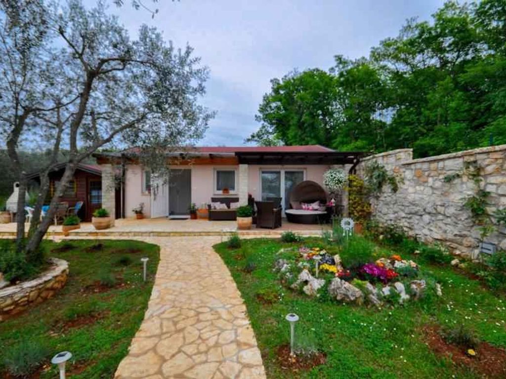 Bungalow mit Terrasse und Grillmöglichkeit