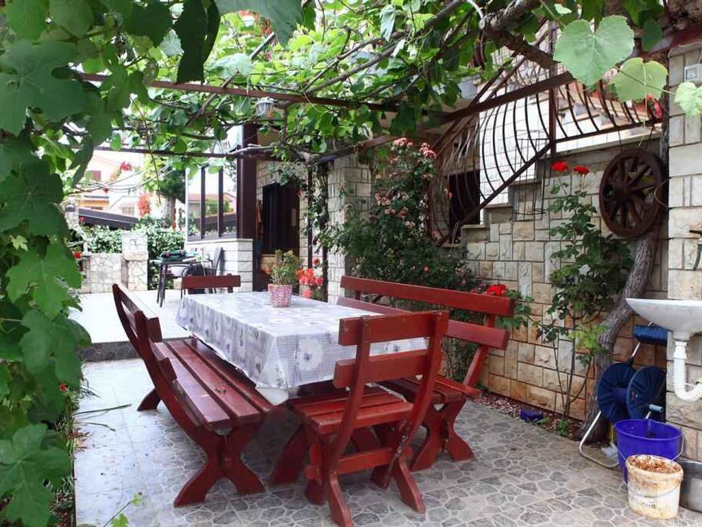 Ferienwohnung mit Klimaanlage und Terrasse in Strandnähe