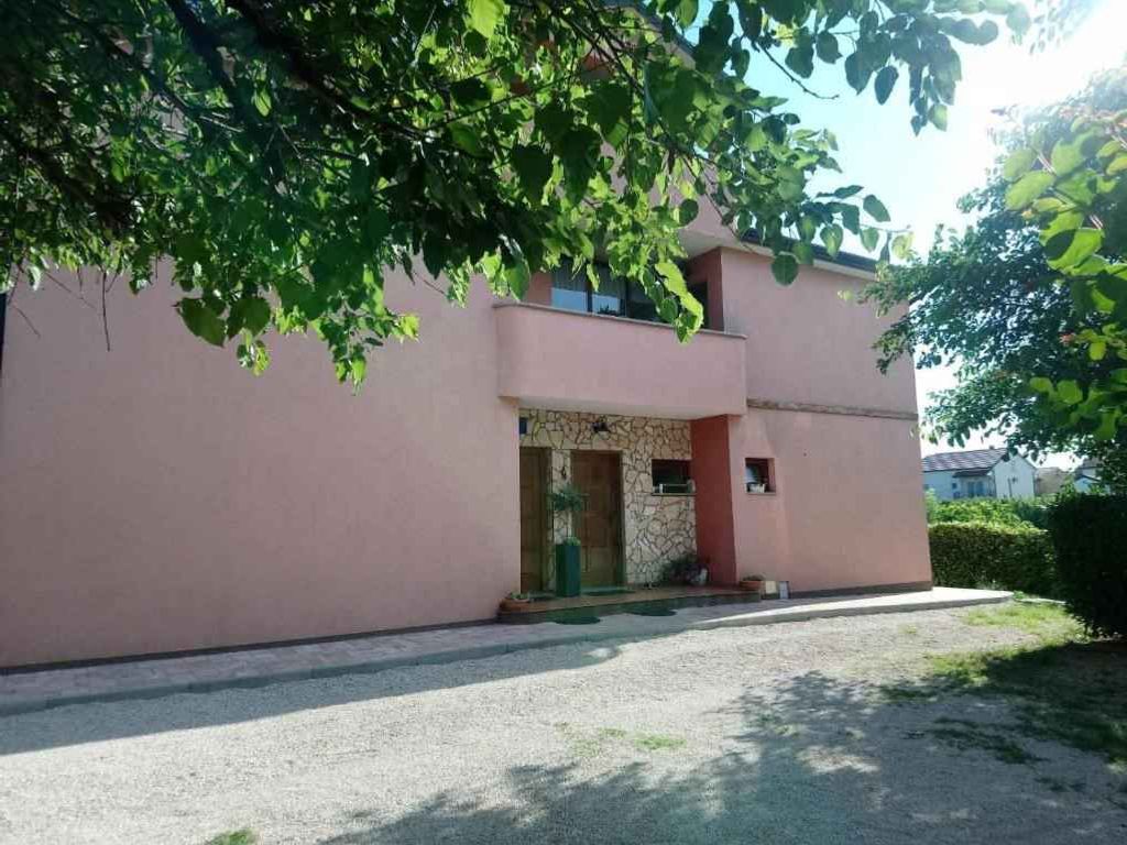 Ferienwohnung mit Klimaanlage und Geschirrspüler