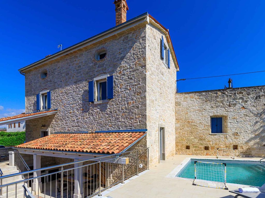 Villa mit Klimaanlage und Pool