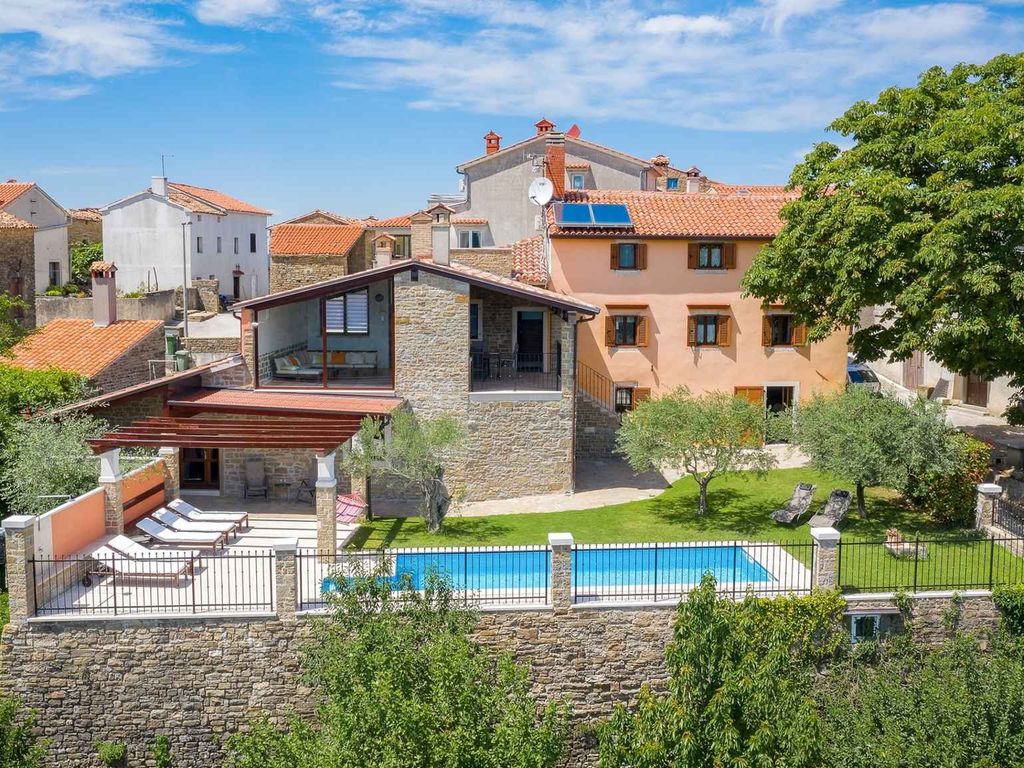 Villa mit Pool