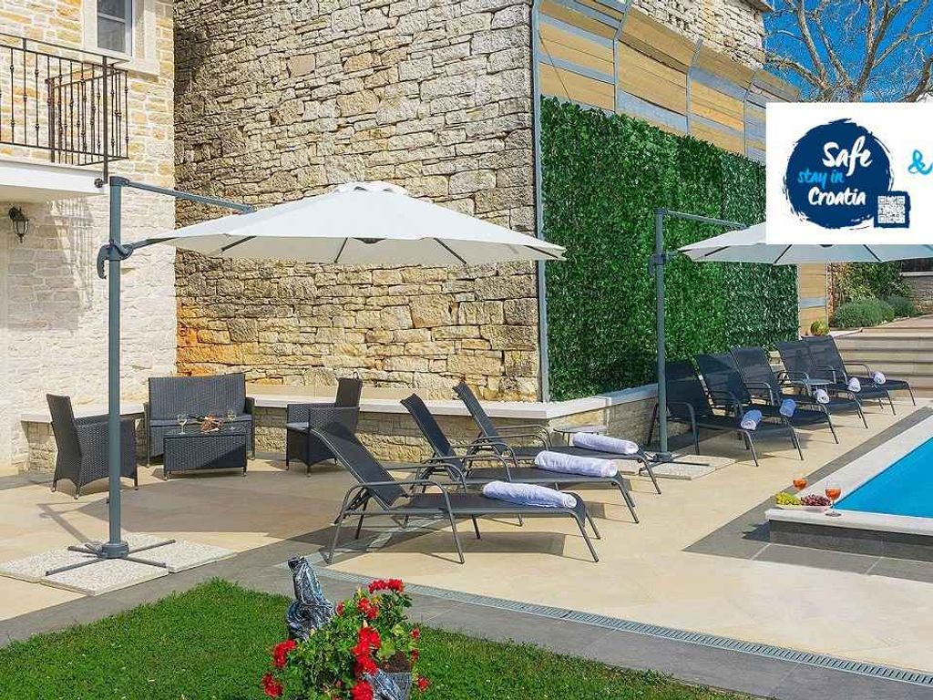 Villa mit Pool