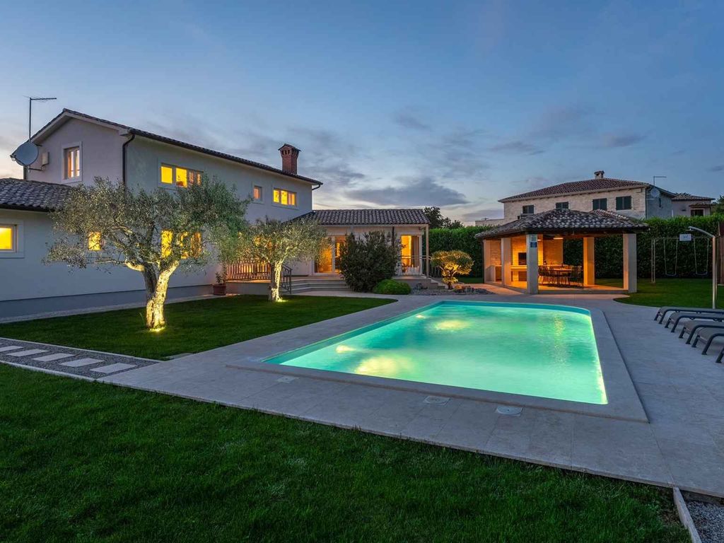 Villa mit Klimaanlage und Pool