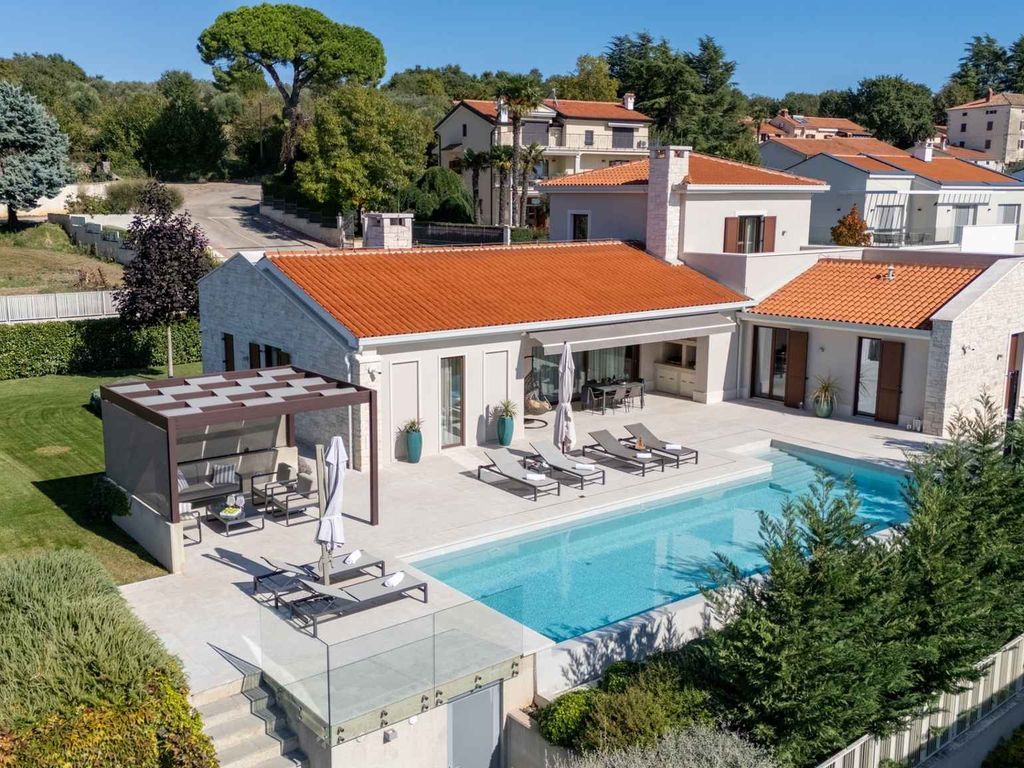 Villa mit Klimaanlage und Pool