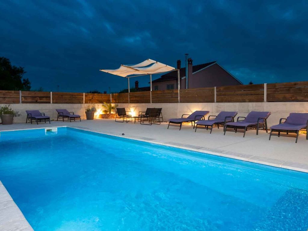 Villa mit Klimaanlage und Pool