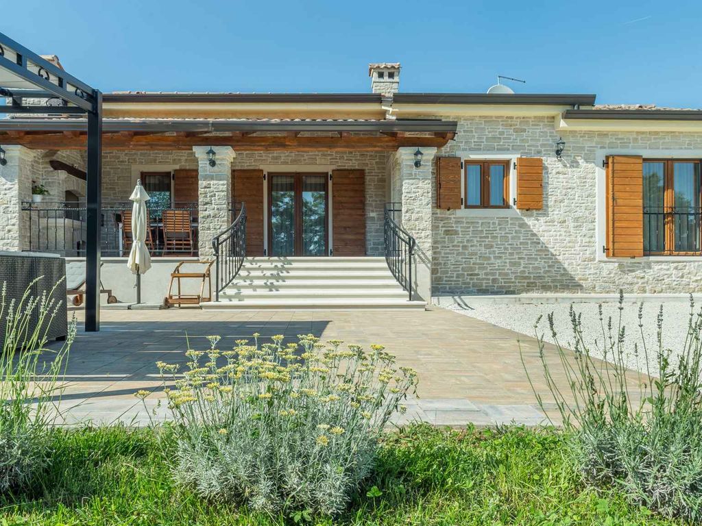 Villa mit Klimaanlage und Pool