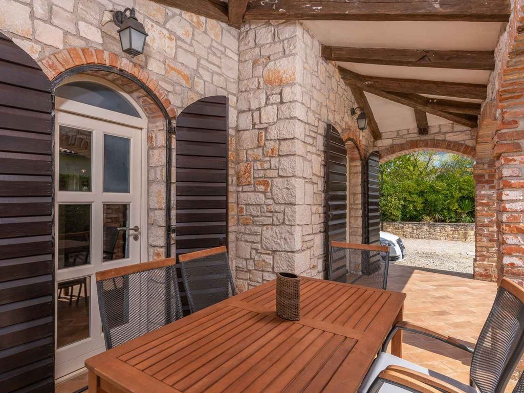 Villa mit Klimaanlage und Pool