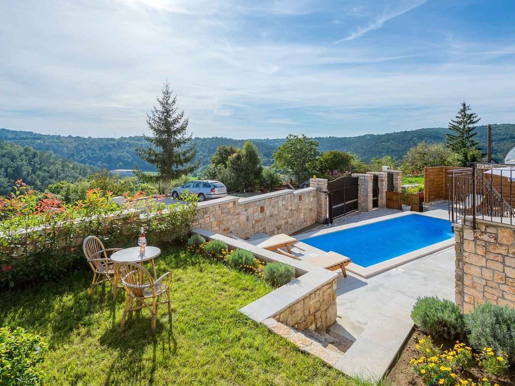 Villa mit Klimaanlage und Pool