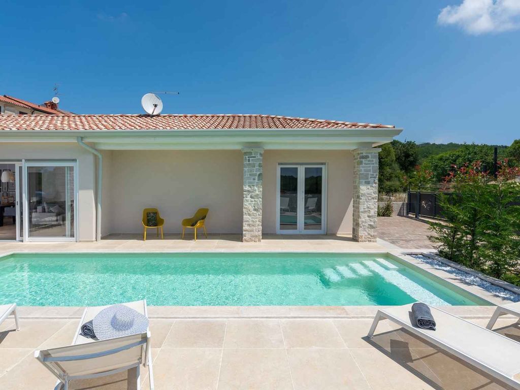 Villa mit Klimaanlage und Pool