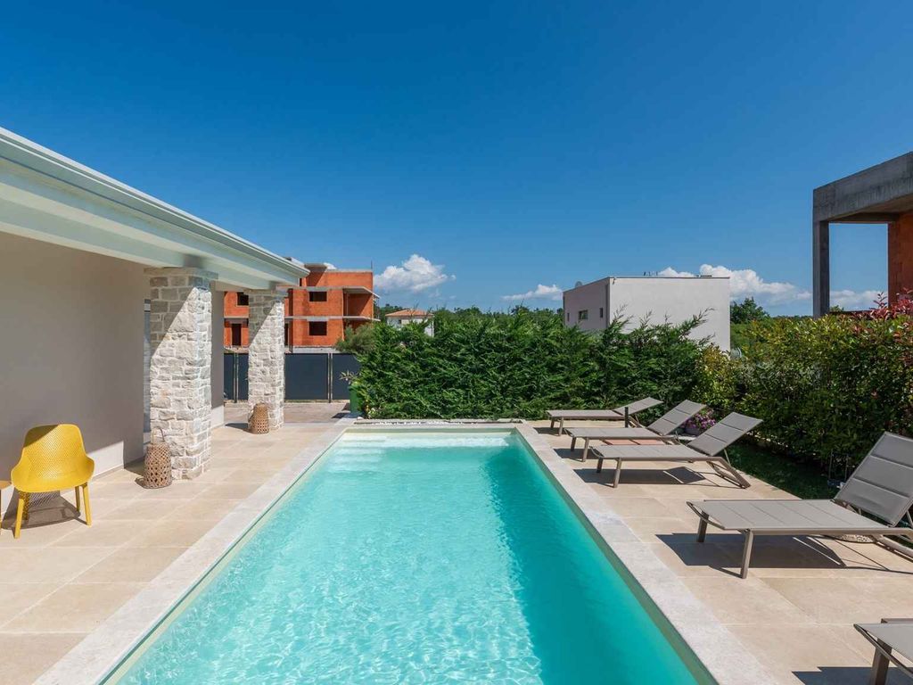 Villa mit Klimaanlage und Pool
