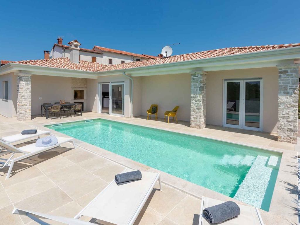 Villa mit Klimaanlage und Pool