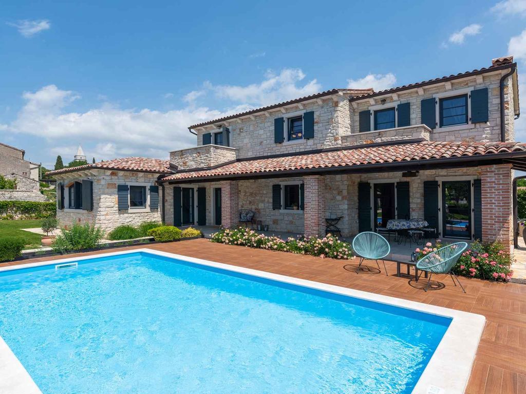 Villa mit Klimaanlage und Pool
