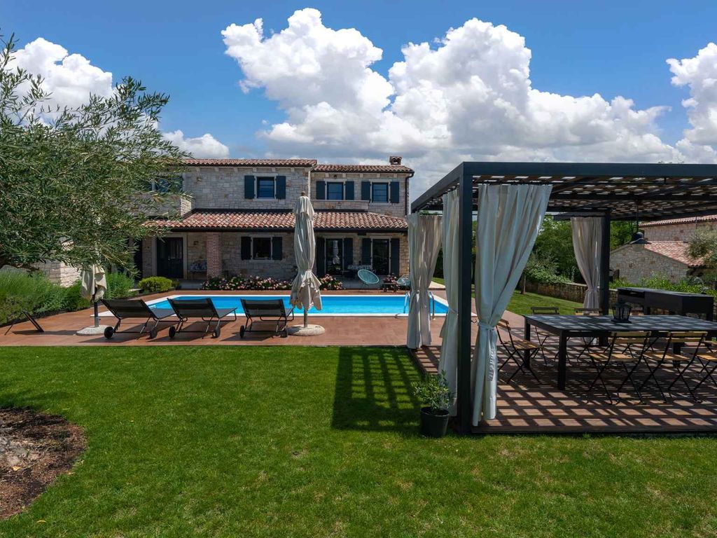 Villa mit Klimaanlage und Pool