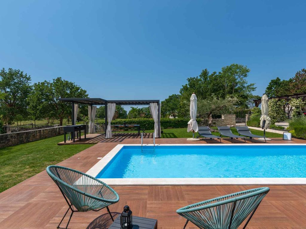 Villa mit Klimaanlage und Pool