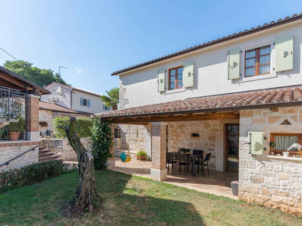 Villa mit Klimaanlage und Garten