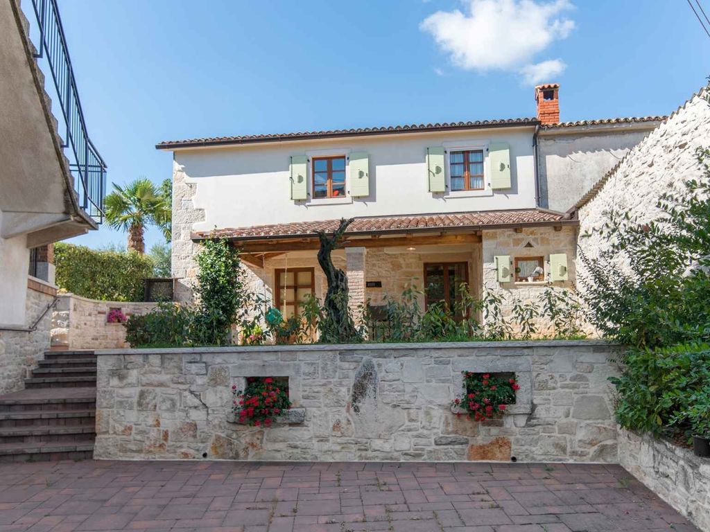 Villa mit Klimaanlage und Garten