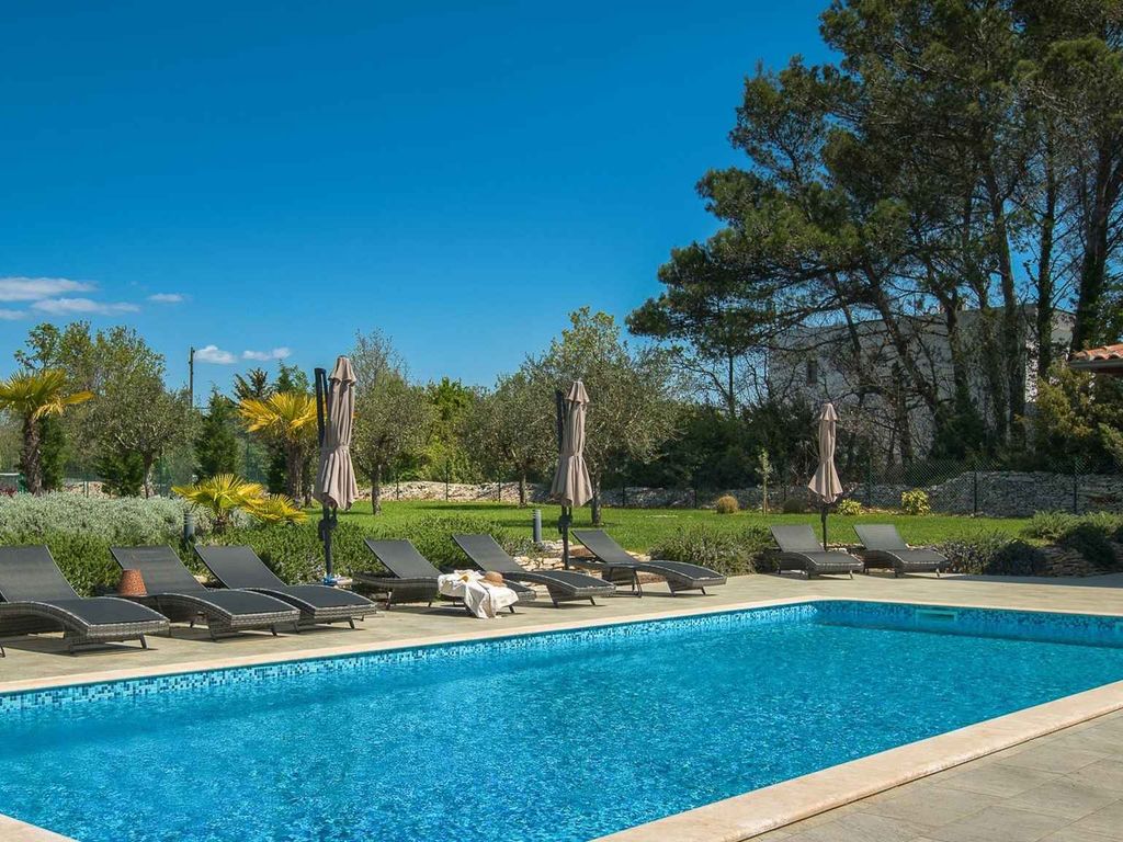 Villa mit Klimaanlage und Pool