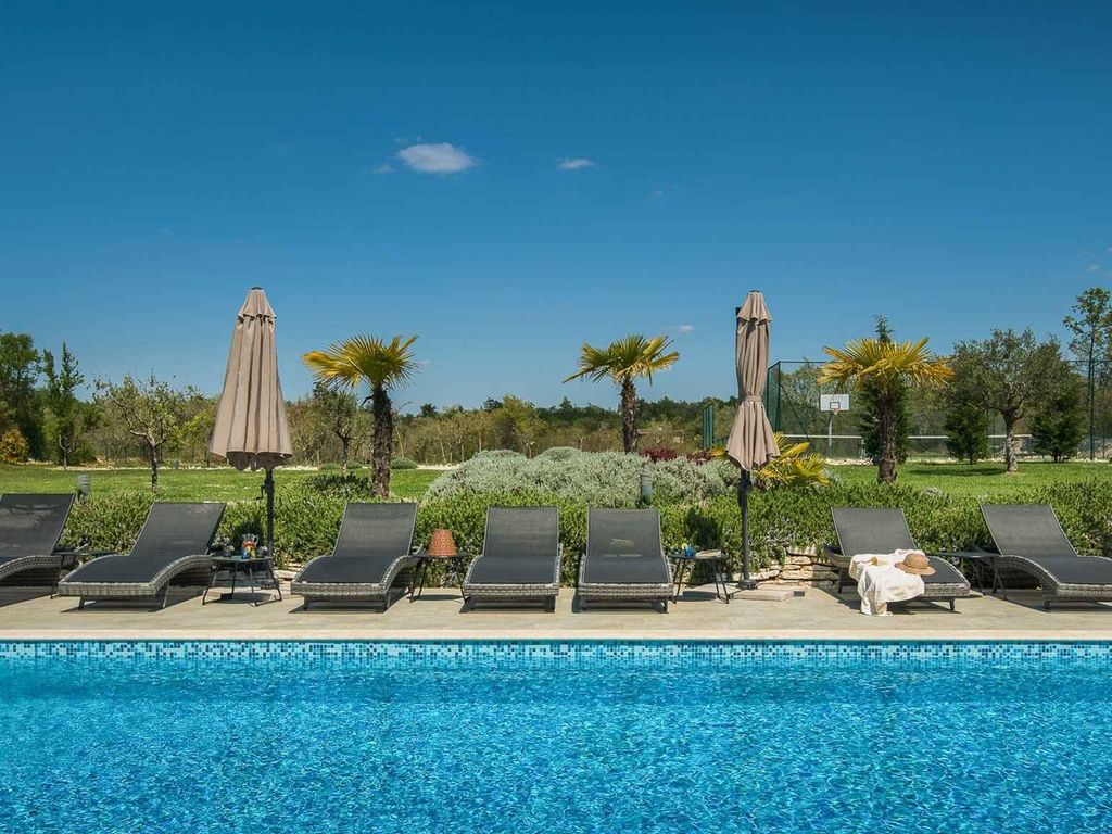 Villa mit Klimaanlage und Pool