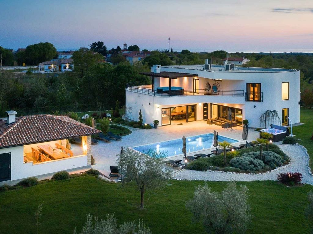 Villa mit Klimaanlage und Pool