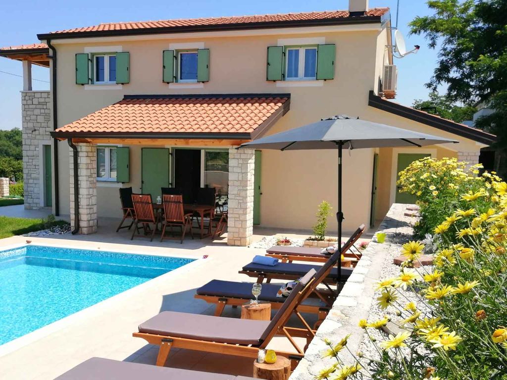 Villa mit Klimaanlage und Pool