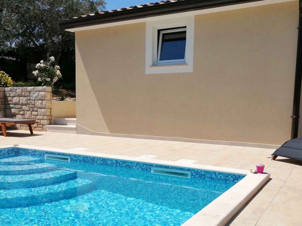 Villa mit Klimaanlage und Pool