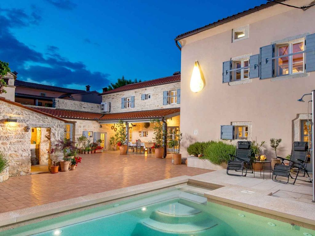 Villa mit Klimaanlage und Pool