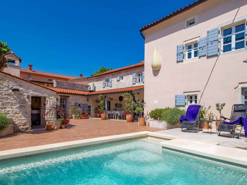 Villa mit Klimaanlage und Pool
