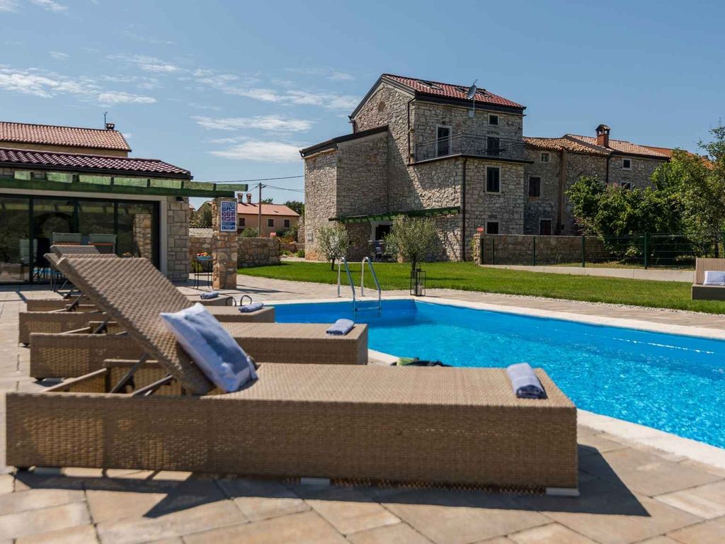 Villa mit Klimaanlage und Pool