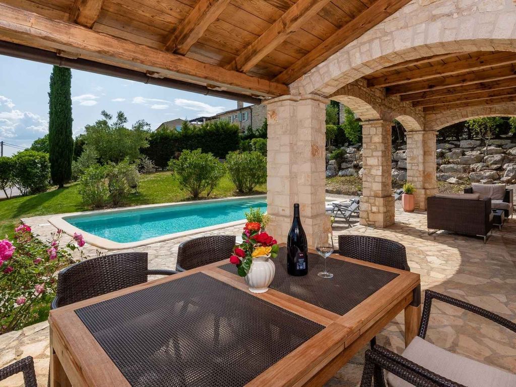 Villa mit Klimaanlage und Pool
