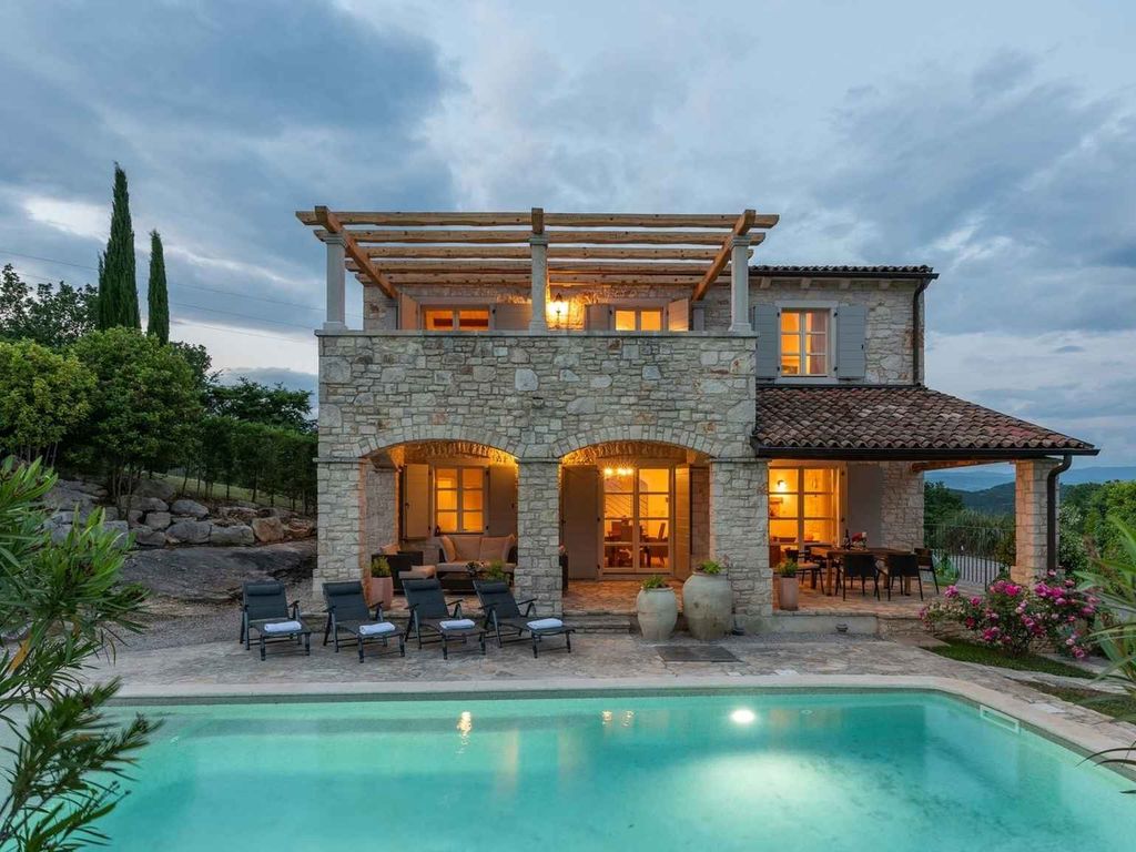 Villa mit Klimaanlage und Pool