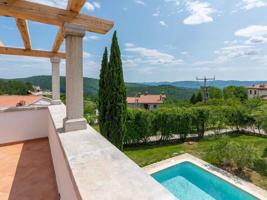 Villa mit Klimaanlage und Pool