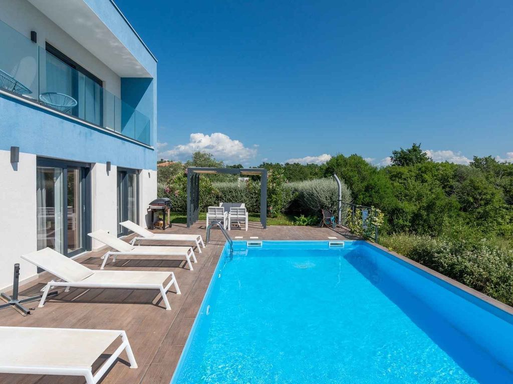 Villa mit Klimaanlage und Pool