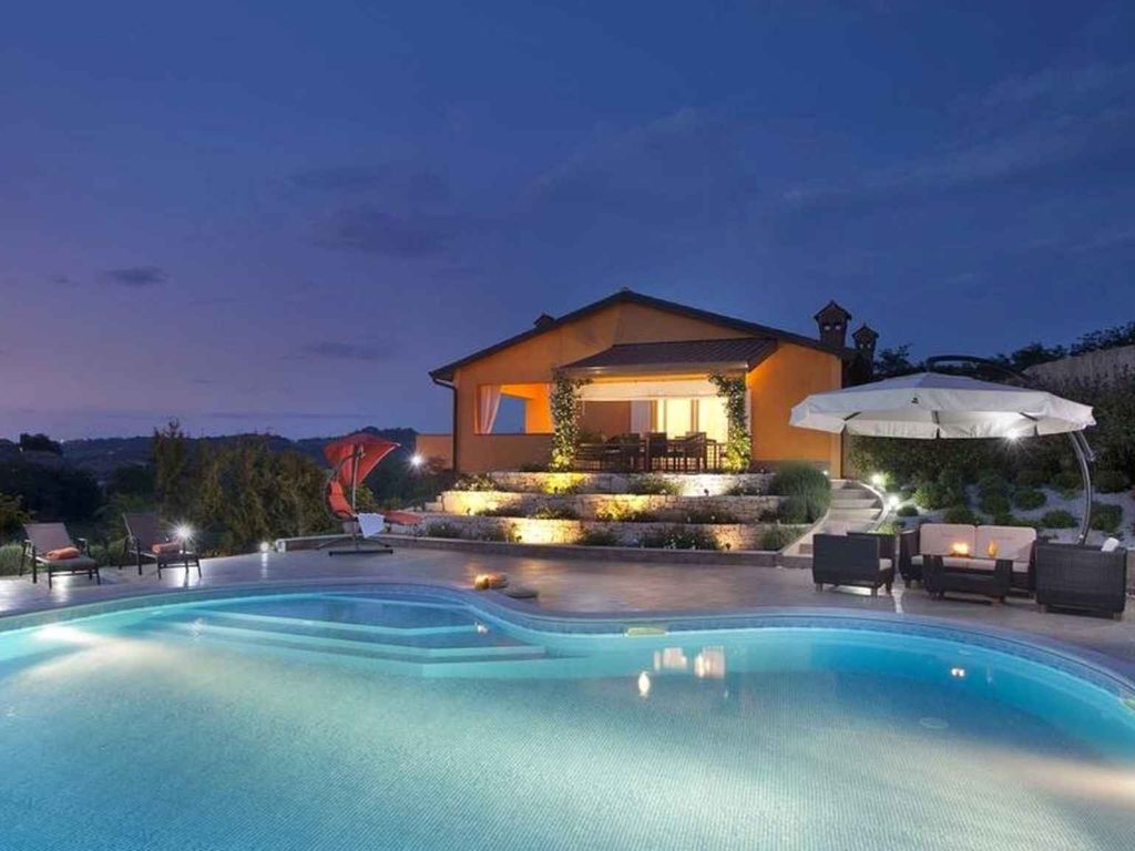 Villa mit Klimaanlage und Pool