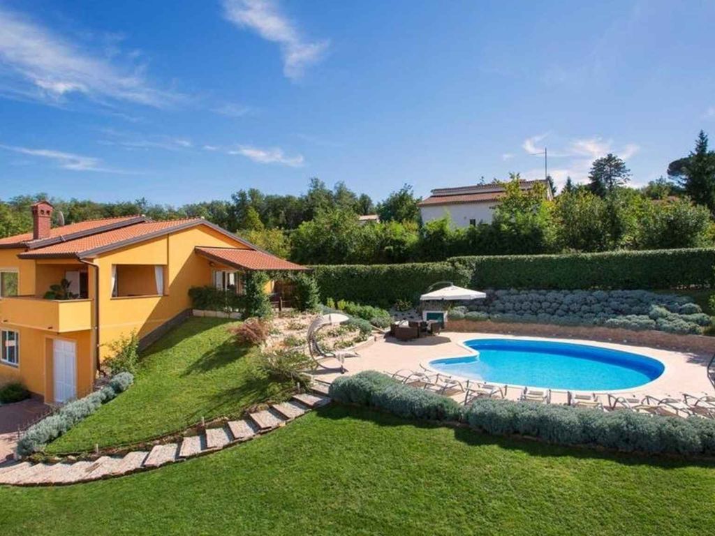 Villa mit Klimaanlage und Pool