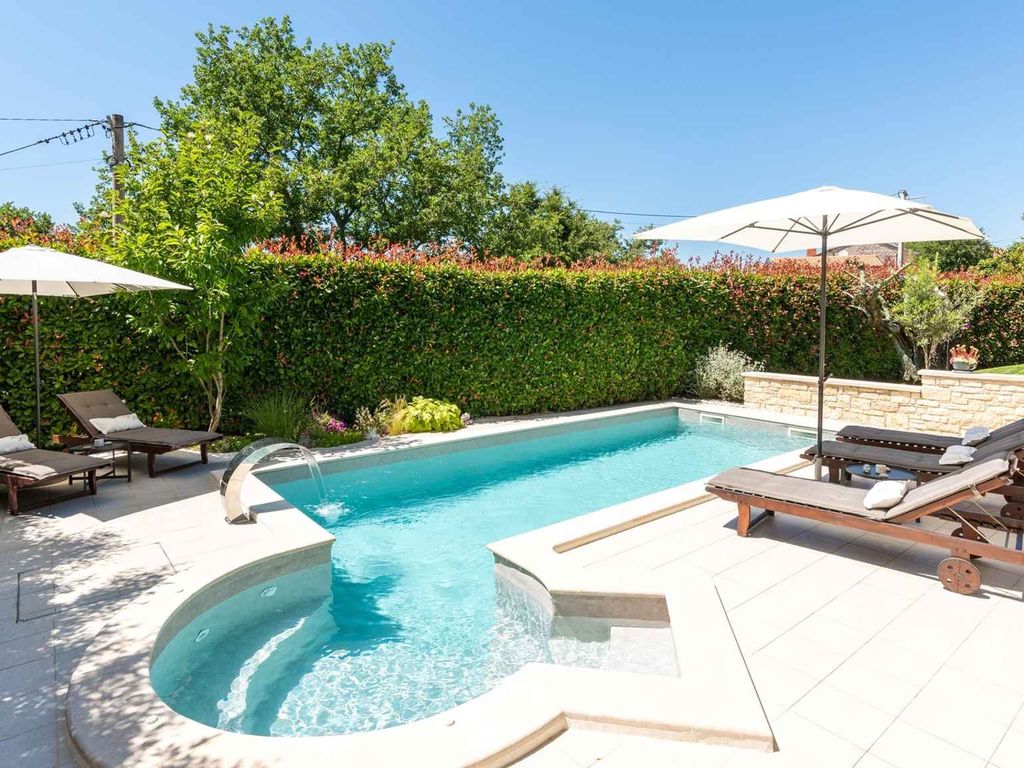 FerienHaus mit Pool und Garten